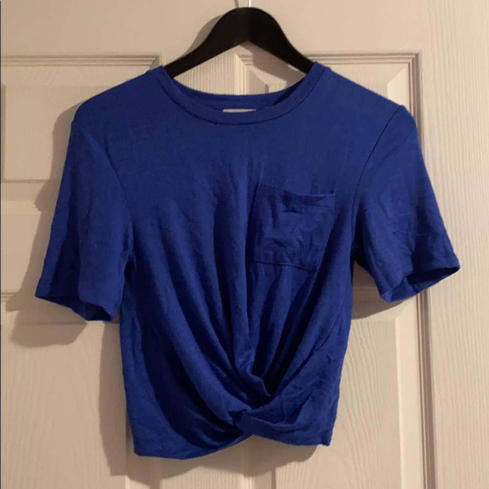 Aritzia Wilfred Free t-shirt